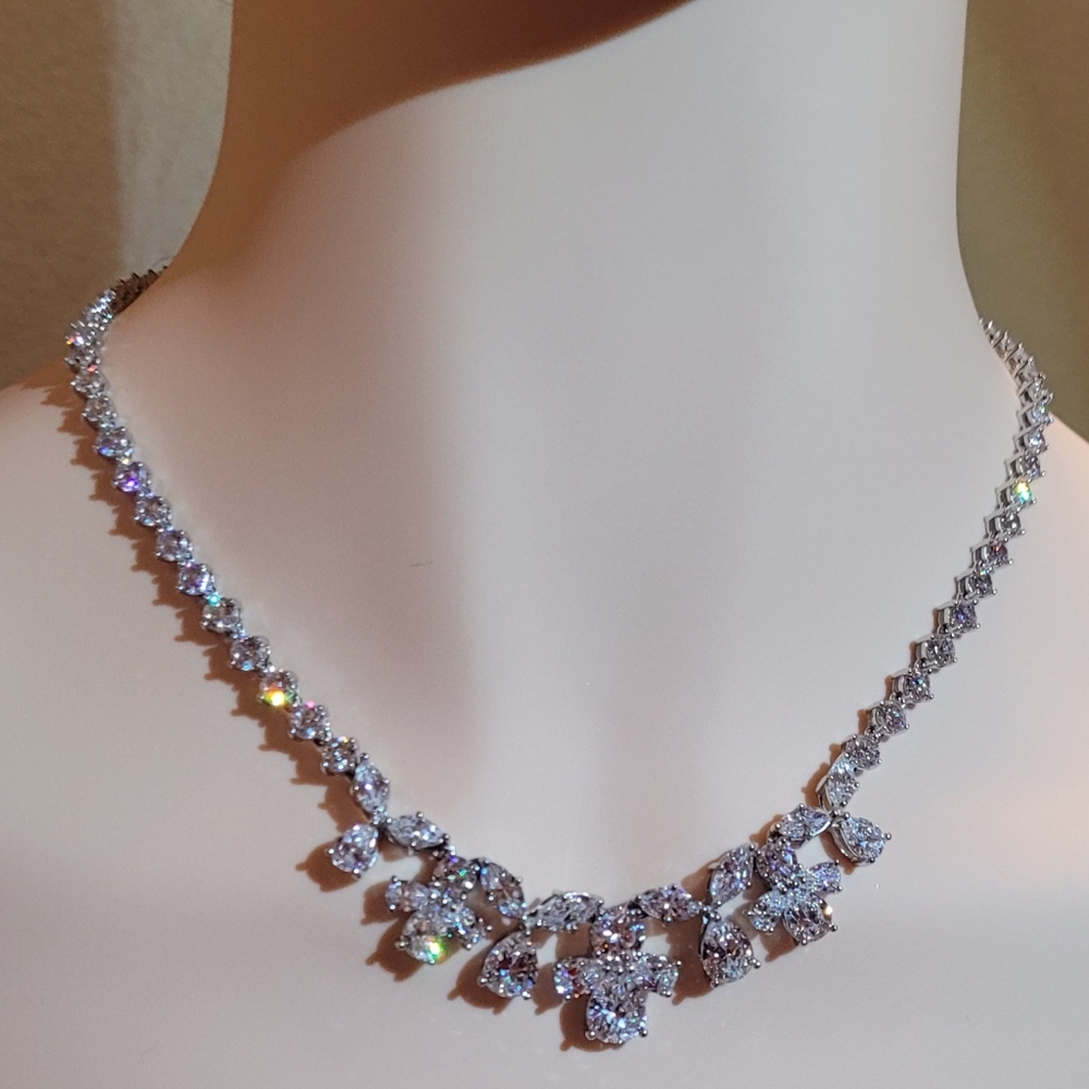 Charles Winston Spectacular Collection  this Show Stopper Necklace any Occasion